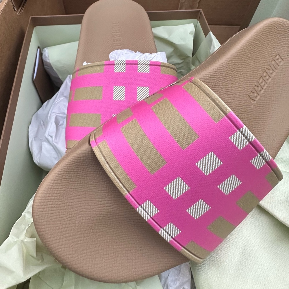 Pink Burberry Slides - Picture 4 of 4